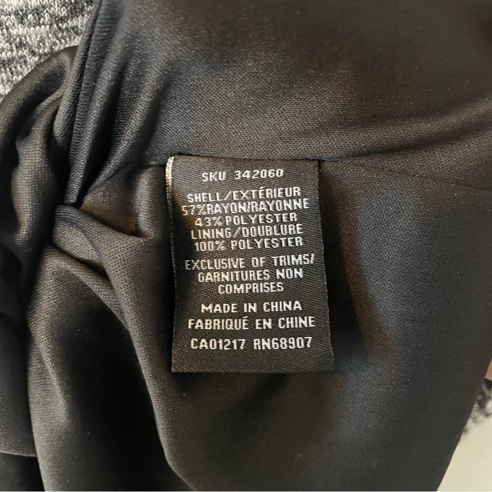 Le Chateau Charcoal and Black Textured Ruched Midi Dress - Picture 5 of 11